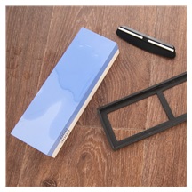 Kámen brusný korund+podložka+úchyt na nože