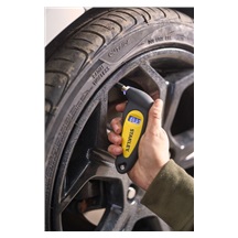 Měřič tlaku v pneumatikách digitální  STHT80874-0