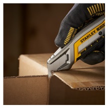 Zásobník čepelí ulamovacích 18mm 50x10ks STHT9-11301