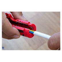 Odizolovač na kabely 8-13mm a vodiče 0,2-4mm